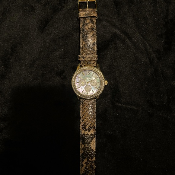 Guess watch - Picture 1 of 3
